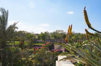 Villa - 5 Bedrooms - 4 Bathrooms for sale in Sun Capital - Fayoum Desert road - 6 October City - Giza