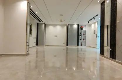 شقة - 3 غرف نوم - 2 حمامات للبيع في البوابة الاولي - خوفو - حدائق الاهرام - الجيزة