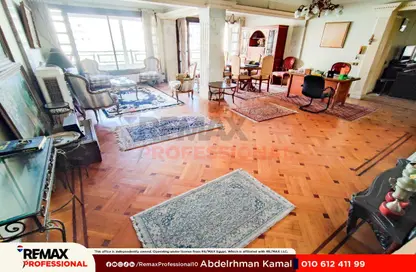 Apartment - 4 Bedrooms - 2 Bathrooms for sale in Mostafa Abou Heif St. - Saba Basha - Hay Sharq - Alexandria