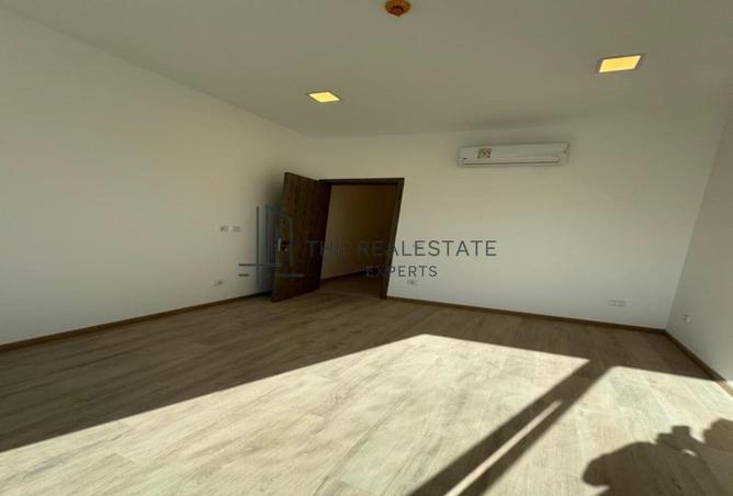 98551782 - Property Image 3