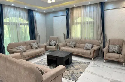Apartment - 3 Bedrooms - 3 Bathrooms for rent in El Yasmeen 6 - El Yasmeen - New Cairo City - Cairo