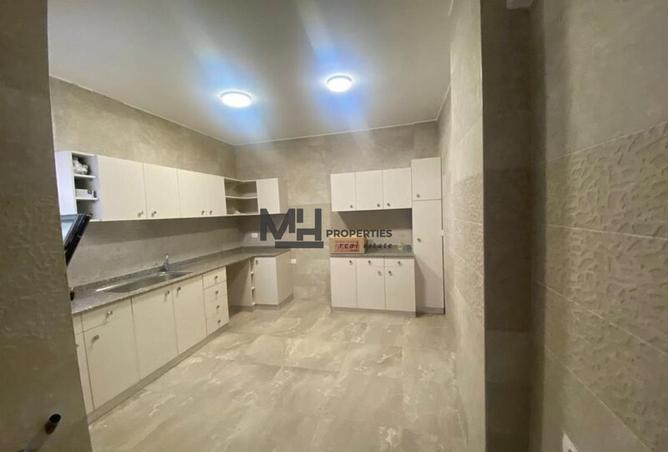 58251000 - Property Image 2