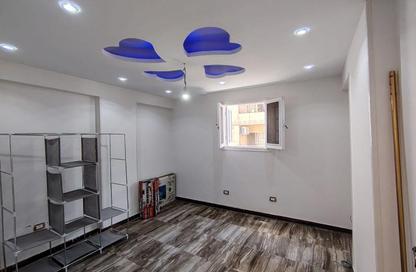 Apartment - 2 Bedrooms - 1 Bathroom for sale in Sidi Beshr - Hay Awal El Montazah - Alexandria