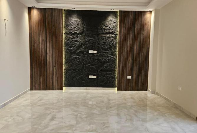 8626230 - Property Image 2