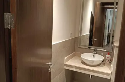 Apartment - 3 Bedrooms - 2 Bathrooms for sale in Park Side Residence - Zed Towers - Sheikh Zayed Compounds - Sheikh Zayed City - Giza