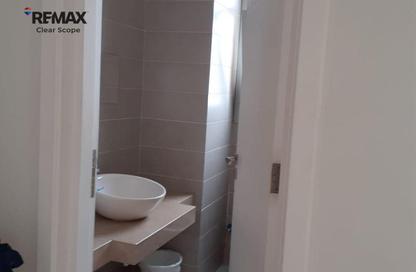 Apartment - Studio - 1 Bathroom for sale in Palm Hills Village Gate - South Investors Area - New Cairo City - Cairo Apartment - Studio - 1 Bathroom for sale in Palm Hills Village Gate - South Investors Area - New Cairo City - Cairo