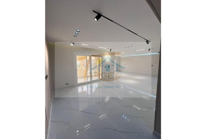 70107989 - Property Image 3