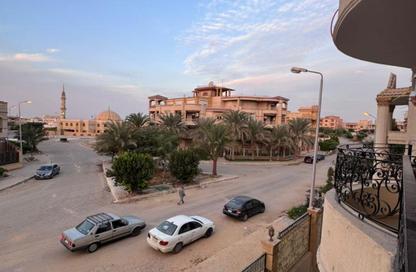 Apartment - 3 Bedrooms - 3 Bathrooms for sale in 1st Neighborhood - 1st District East - Shorouk City - Cairo