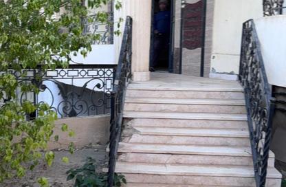 Apartment - 3 Bedrooms - 3 Bathrooms for sale in 1st Neighborhood - 1st District East - Shorouk City - Cairo