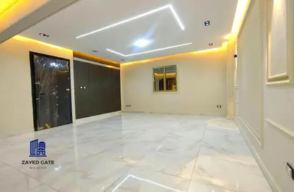 شقة - 3 غرف نوم - 2 حمامات للبيع في الحي الرابع - مدينة 6 أكتوبر - الجيزة