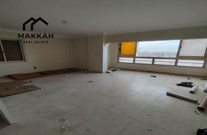 Apartment - 2 Bedrooms - 1 Bathroom for rent in Salah Salem St. - Roxy - Heliopolis - Masr El Gedida - Cairo