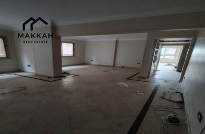 Apartment - 2 Bedrooms - 1 Bathroom for rent in Salah Salem St. - Roxy - Heliopolis - Masr El Gedida - Cairo