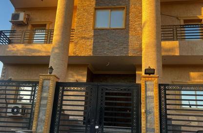 Villa - 7+ Bedrooms - 7+ Bathrooms for sale in Yasmine District - 14th District - Sheikh Zayed City - Giza