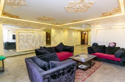 Apartment - 3 Bedrooms - 2 Bathrooms for sale in Smouha - Hay Sharq - Alexandria