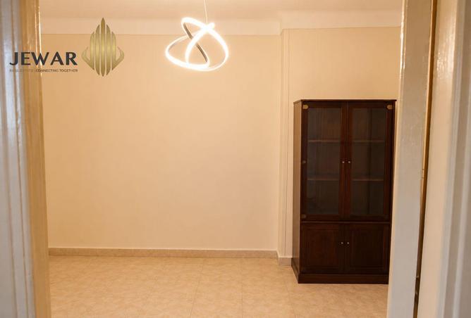 102077001 - Property Image 3