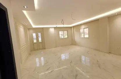 Apartment - 3 Bedrooms - 2 Bathrooms for rent in Al Mostathmir El Saghir - 10th District - Sheikh Zayed City - Giza