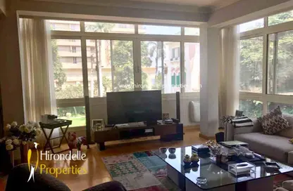 شقة - 3 غرف نوم - 2 حمامات للايجار في شارع محمد مظهر - الزمالك - القاهرة