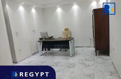 Office Space - 4 Bedrooms - 1 Bathroom for rent in Zahraa Al Maadi St. - Degla - Hay El Maadi - Cairo