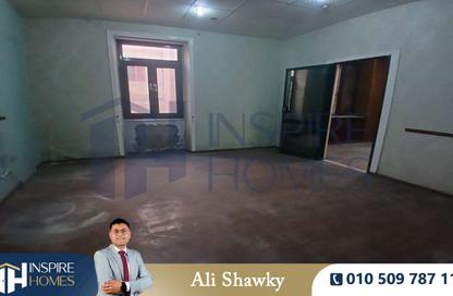 Office Space - 3 Bedrooms - 1 Bathroom for rent in El Mansheya - Hay El Gomrok - Alexandria
