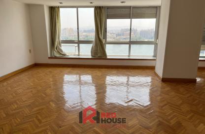 Apartment - 3 Bedrooms - 3 Bathrooms for rent in Nile St. - Dokki - Giza Apartment - 3 Bedrooms - 3 Bathrooms for rent in Nile St. - Dokki - Giza