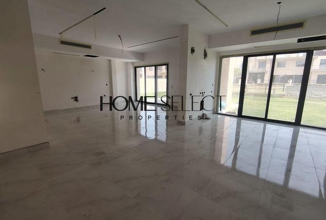 102072492 - Property Image 2