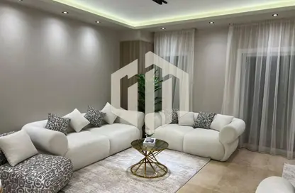 Apartment - 4 Bedrooms - 5 Bathrooms for rent in Hyde Park - New Cairo City - Cairo