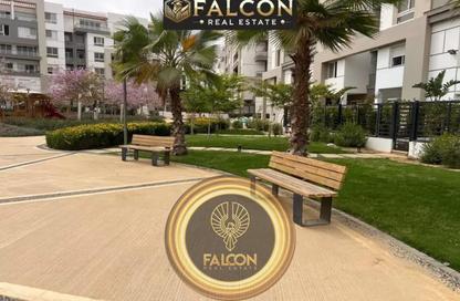 Apartment - 2 Bedrooms - 2 Bathrooms for sale in Hyde Park Central - The 6th Settlement - New Cairo City - Cairo
