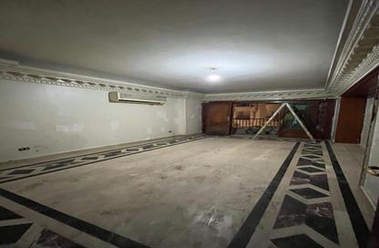 شقة - 4 غرف نوم - 2 حمامات للبيع في شارع شهاب - المهندسين - الجيزة