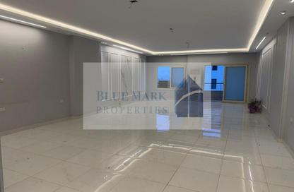 Apartment - 3 Bedrooms - 3 Bathrooms for sale in Degla Square - Degla - Hay El Maadi - Cairo