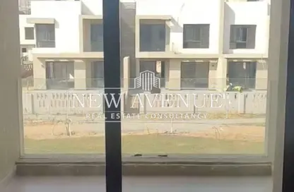 شقة - 4 غرف نوم - 5 حمامات للبيع في كمبوند البروج - كمبوندات الشروق - مدينة الشروق - القاهرة