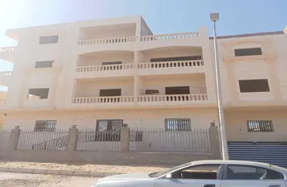 شقة - 3 غرف نوم - 1 حمام للبيع في المجاورة الثانية - الحي الثالث شرق - مدينة الشروق - القاهرة