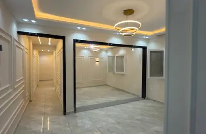 Apartment - 2 Bedrooms - 1 Bathroom for sale in Ahmed Orabi St. - Mohandessin - Giza