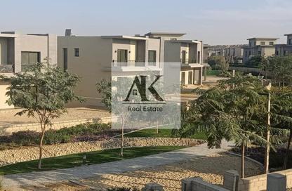 Villa - 4 - 6 for sale in Swan Lake Residence - 5th Settlement Compounds - The 5th Settlement - New Cairo City - Cairo
