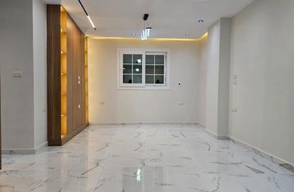 Apartment - 3 Bedrooms - 2 Bathrooms for sale in Gate 4 - Mena - Hadayek El Ahram - Giza
