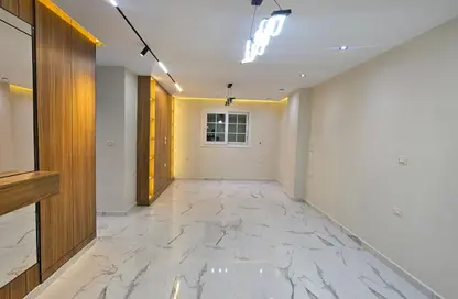 شقة - 3 غرف نوم - 2 حمامات للبيع في البوابة الرابعة - مينا - حدائق الاهرام - الجيزة