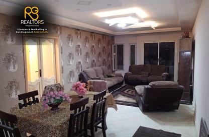 شقة - 2 غرف نوم - 1 حمام للبيع في حدائق المهندسين - الحي الرابع - الشيخ زايد - الجيزة