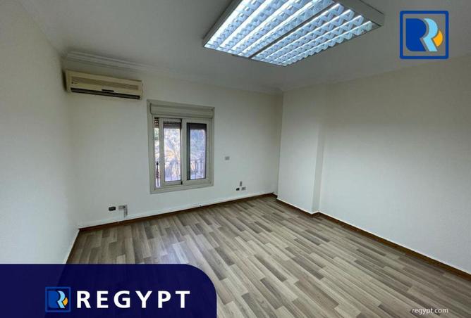 8618833 - Property Image 2