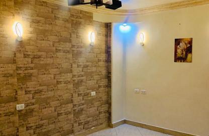 Apartment - 2 Bedrooms - 1 Bathroom for rent in 13th District - Sheikh Zayed City - Giza