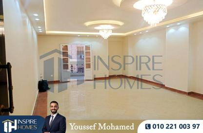 Apartment - 4 Bedrooms - 3 Bathrooms for rent in Shaarawy St. - Laurent - Hay Sharq - Alexandria
