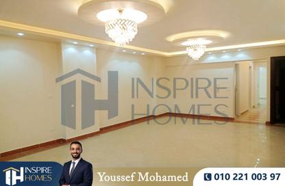 Apartment - 4 Bedrooms - 3 Bathrooms for rent in Shaarawy St. - Laurent - Hay Sharq - Alexandria