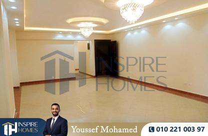 Apartment - 4 Bedrooms - 3 Bathrooms for rent in Shaarawy St. - Laurent - Hay Sharq - Alexandria