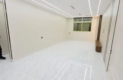 شقة - 3 غرف نوم - 2 حمامات للبيع في البوابة الاولي - خوفو - حدائق الاهرام - الجيزة