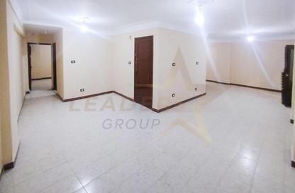 شقة - 2 غرف نوم - 2 حمامات للايجار في شارع طارق - سيدي جابر - حي شرق - الاسكندرية