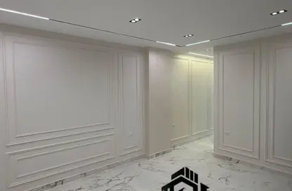 شقة - 3 غرف نوم - 2 حمامات للبيع في الحي الرابع - مدينة 6 أكتوبر - الجيزة