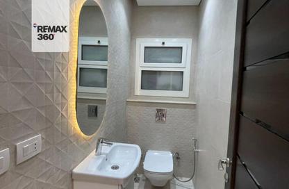 Apartment - 3 Bedrooms - 3 Bathrooms for sale in Area B - Ganoob El Acadimia - New Cairo City - Cairo