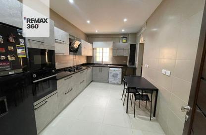 Apartment - 3 Bedrooms - 3 Bathrooms for sale in Area B - Ganoob El Acadimia - New Cairo City - Cairo