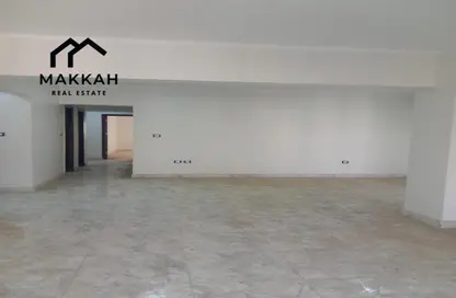Office Space - 3 Bedrooms - 2 Bathrooms for rent in Salah Salem St. - Roxy - Heliopolis - Masr El Gedida - Cairo