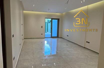 شقة - 3 غرف نوم - 2 حمامات للايجار في جاليريا  مون فالى - المستثمرين الجنوبية - مدينة القاهرة الجديدة - القاهرة