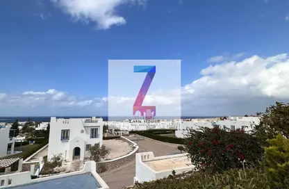 Chalet - 2 Bedrooms - 2 Bathrooms for sale in Mountain View - Ras Al Hekma - North Coast