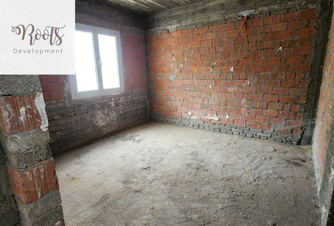 74318357 - Property Image 2